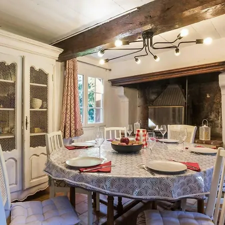 Dom wakacyjny Maison De Charme A Avec Jardin Clot Et Barbecuea *